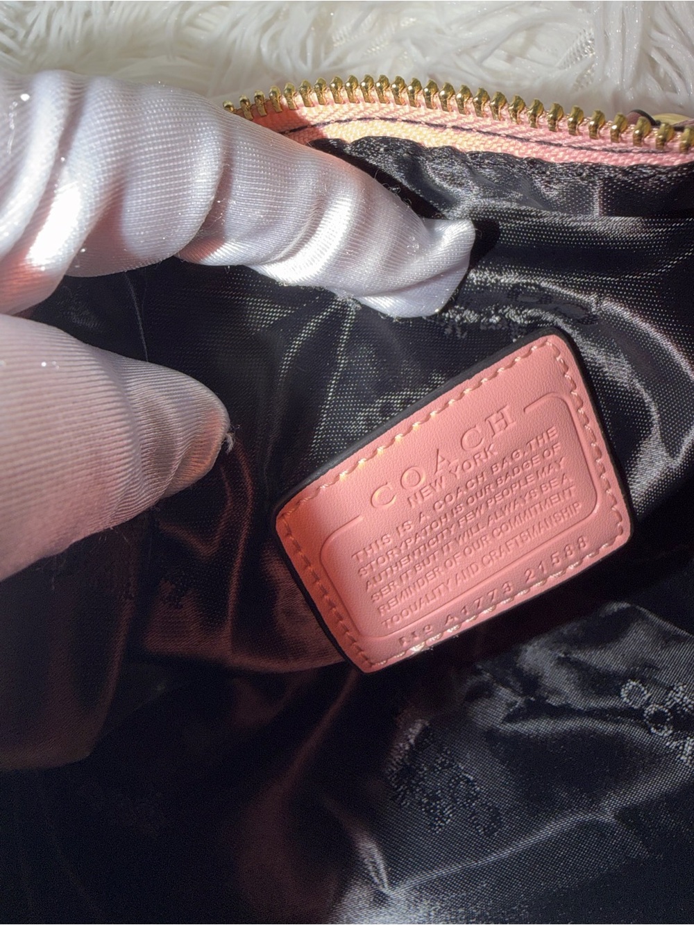 Fashion bag!!Pink Snoopy Print Satchel Bag with Crossbody Strap & Cherry Charm - Picture 8 of 12